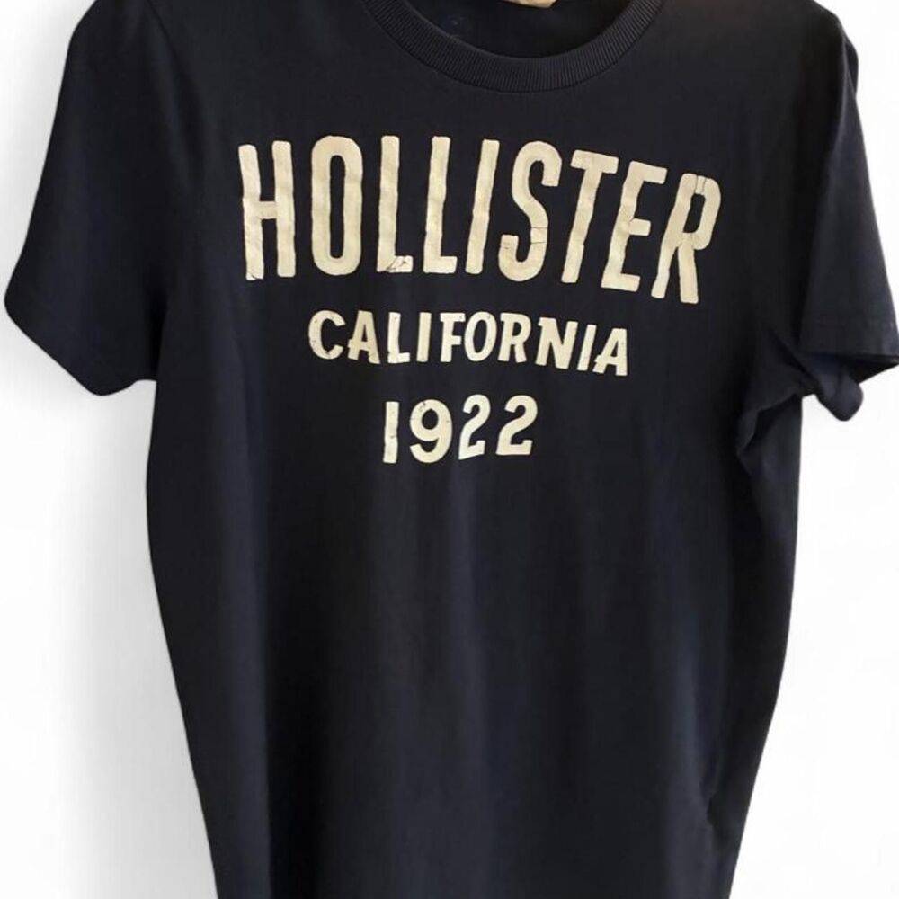 Hollister California 1922 Vintage Graphic Tee